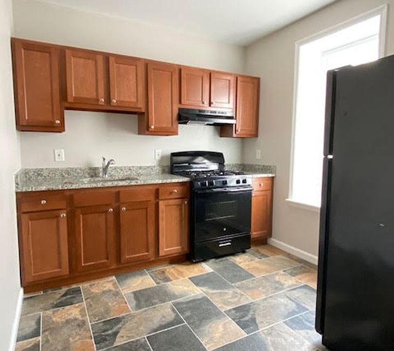 1st image of 490 Tremont Ave APT 10