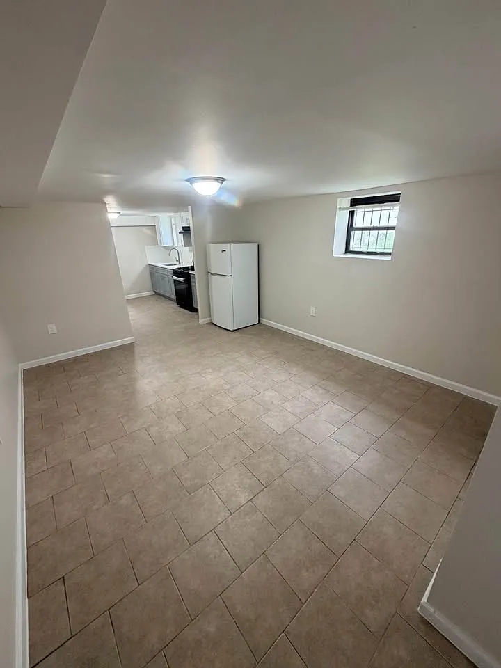 Building Photo - 179 Ellis Ave #5C