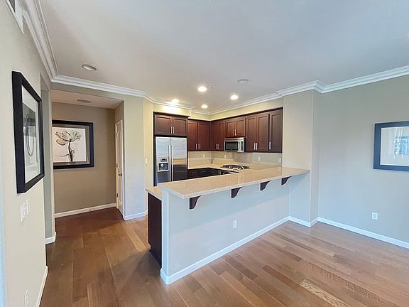3rd image of 578 Cedarville Ln