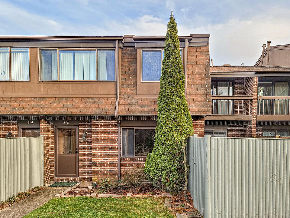 1st image of 276 Greenbrook Dr