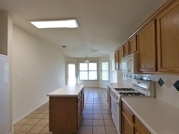Kitchen & Breakfast area