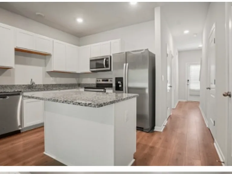 237 Catherine Ln #49 — Photo 3