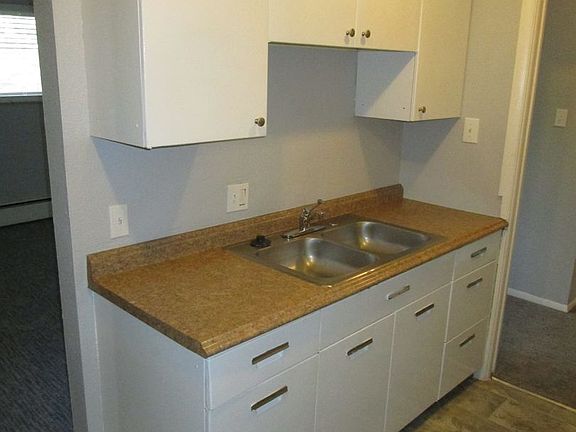 4th image of 550-552 S Webster St #552-03