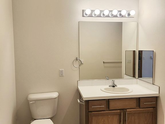 3rd image of 4265 E Poleline Ave #306