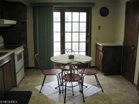 5th image of 344 Lombardy Dr