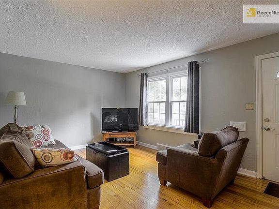4th image of 8108 Belleview Ave