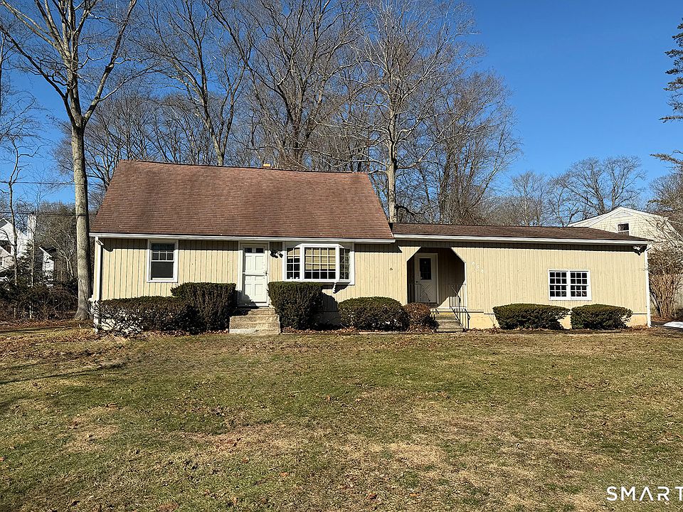 1st image of 658 Winnepoge Dr