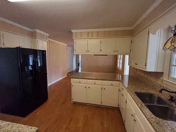 3rd image of 47 Westwood Dr