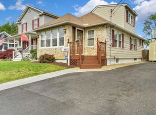 125 Chingarora Ave, Keyport, NJ 07735