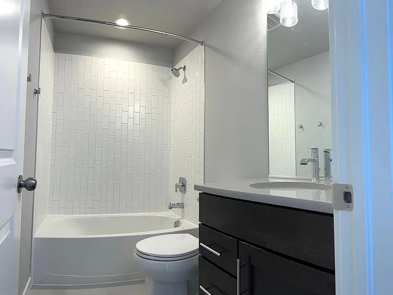 Second Bathroom_2