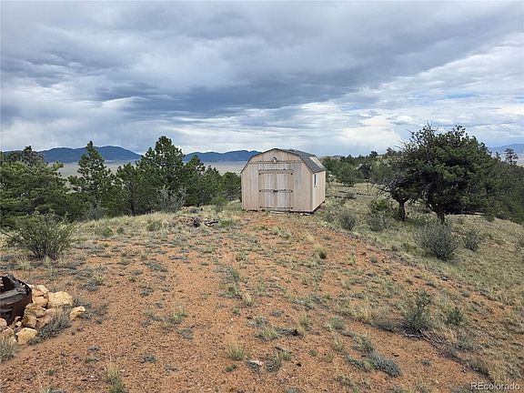 2nd image of 902 Settele Drive