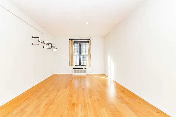Rented by MySpaceNYC | media 4