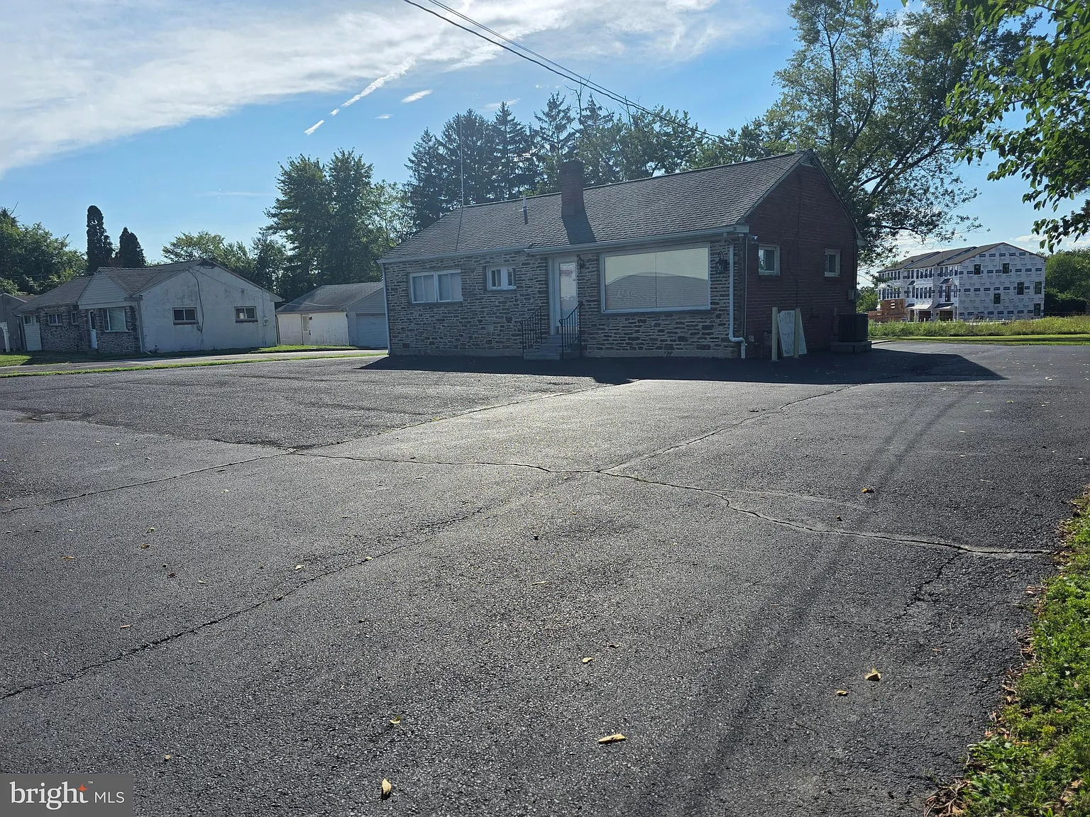 1 bed, 1.0 bath, 450 sqft, $1,800 — Photo 3