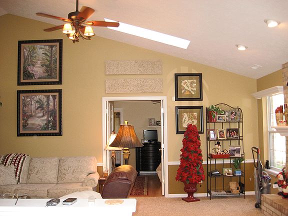 grt rm vault ceilng&skylite