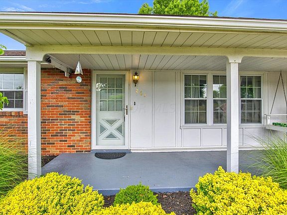4th image of 265 Emerald Ln