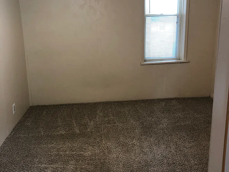 809 Blackmer Ave #1 — Photo 5