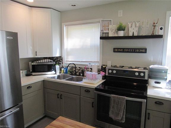 5th image of 89 N Oakmont Dr