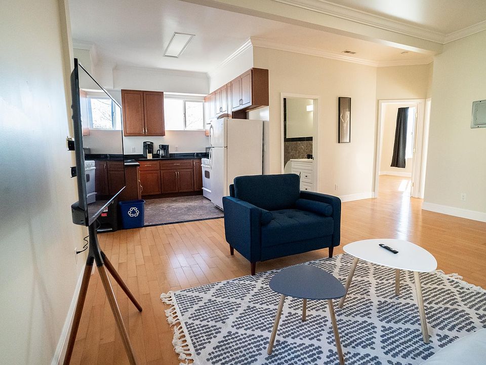 1st image of 2068 McAllister St