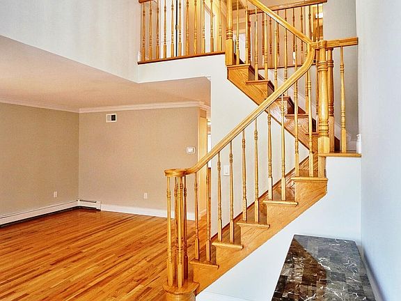 3rd image of 58 Canterbury Ave