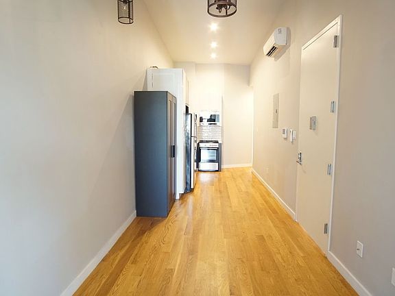 3rd image of 700 Hancock St #3CC