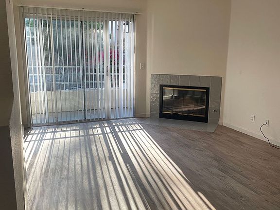 4th image of 3740-3746 Alabama St #3746-201