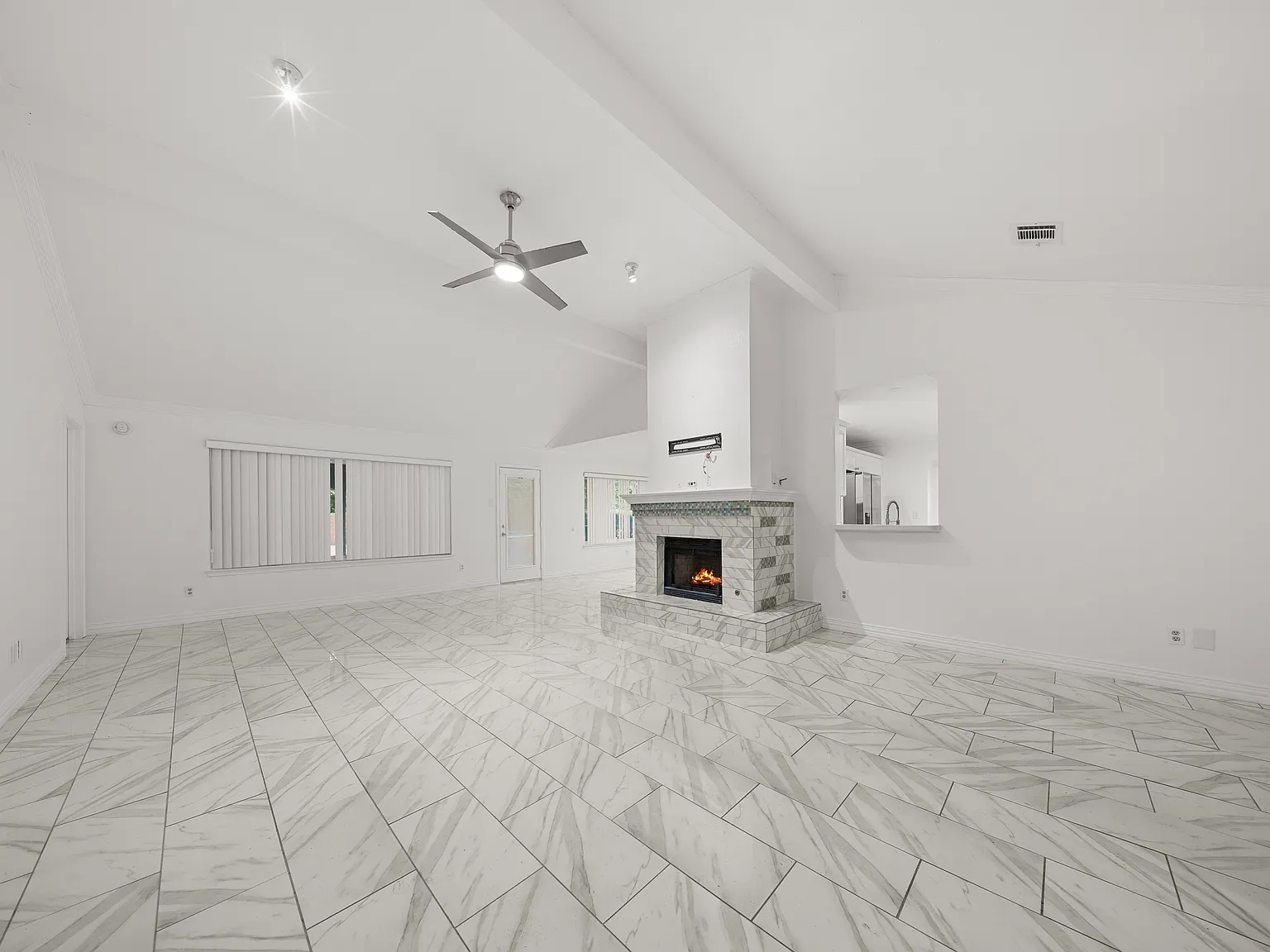 4 bed, 1909 sqft, $2,900 — Photo 3