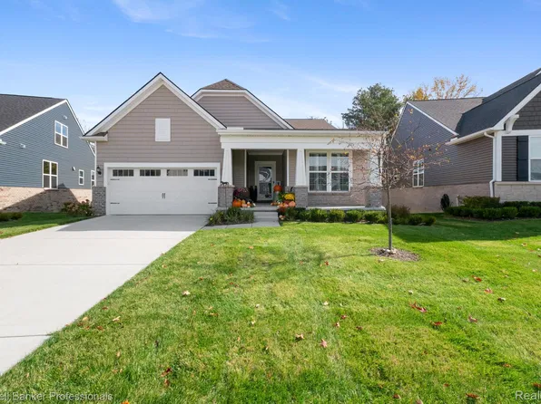 30074 Turtle Creek Cir, New Hudson, MI 48165