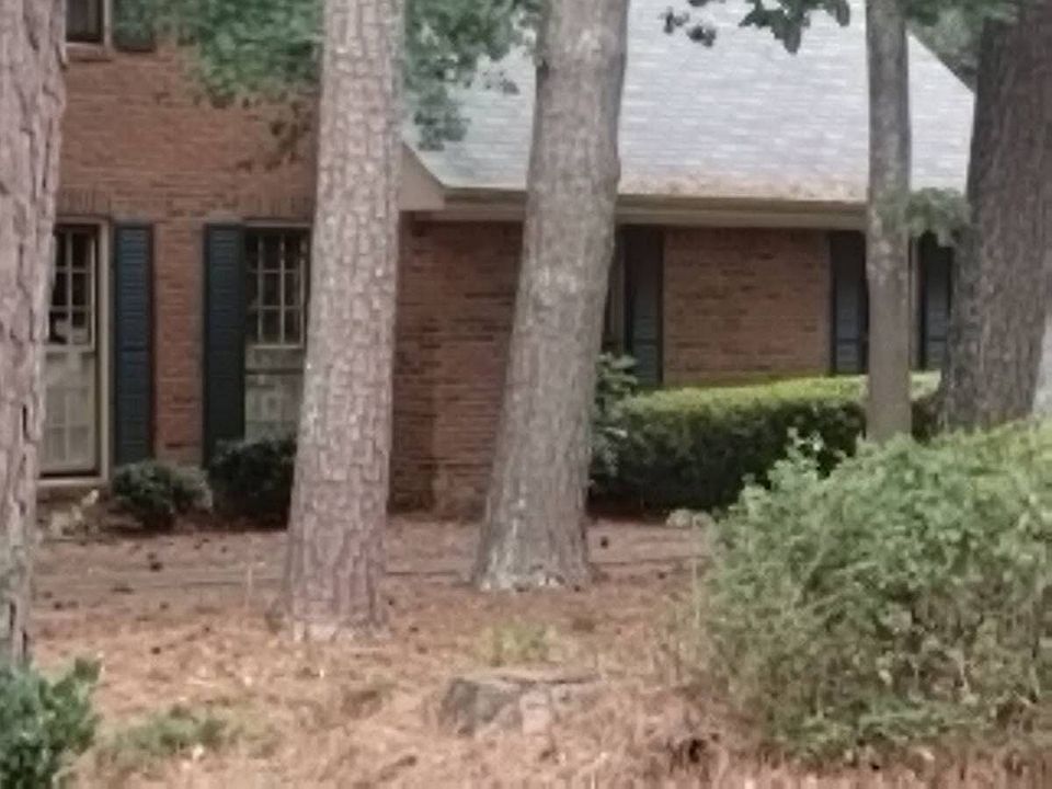 2nd image of 1147 Chestnut Hill Cir