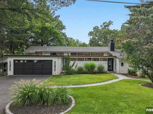 502 Ridgeland Ter, Leonia, NJ 07605