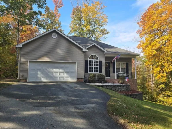 6166 Midway School Rd, Thomasville, NC 27360