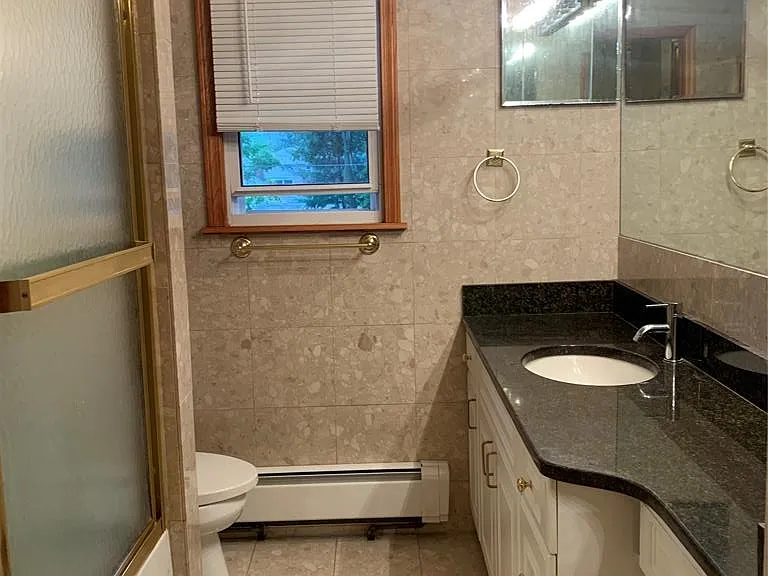 2 Stuart Dr — Photo 10