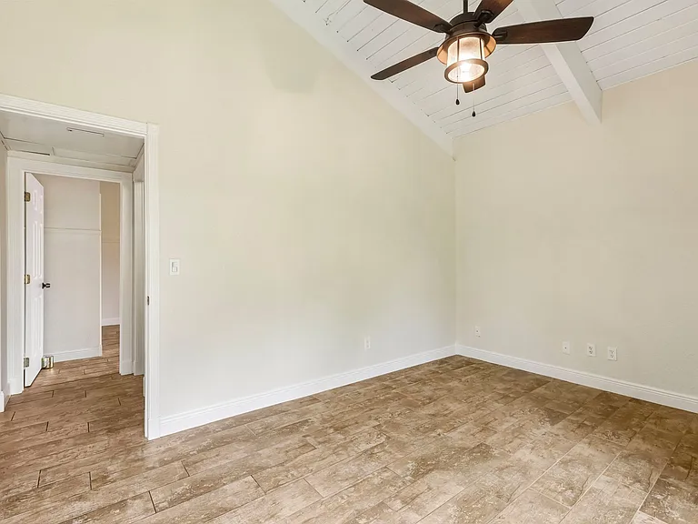 2731 S Parkview Dr #1 — Photo 3