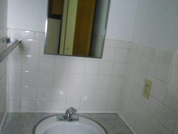 5th image of 2815 Shore Dr APT 3