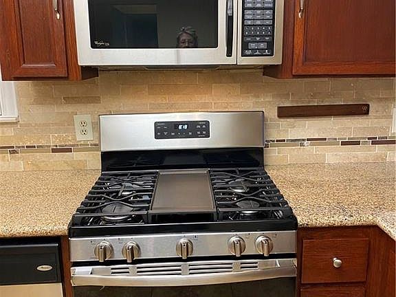 4th image of 2418 La Casa Dr
