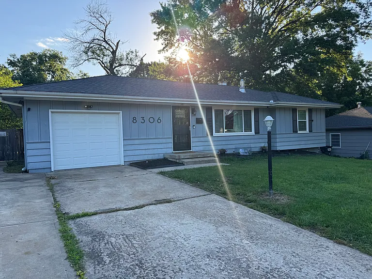 8306 Kentucky Ave — Photo 13