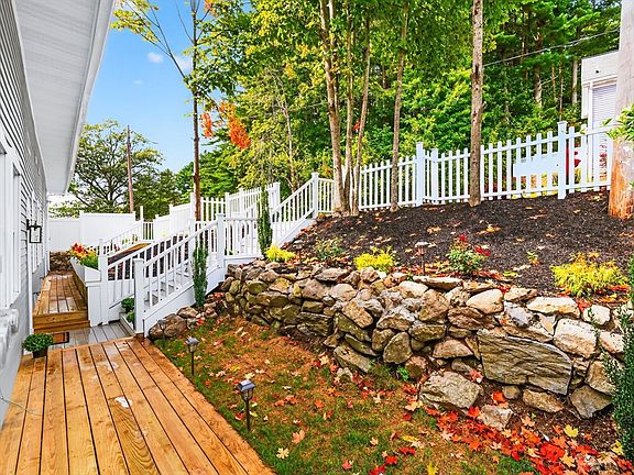 3rd image of 286 Grove St #A