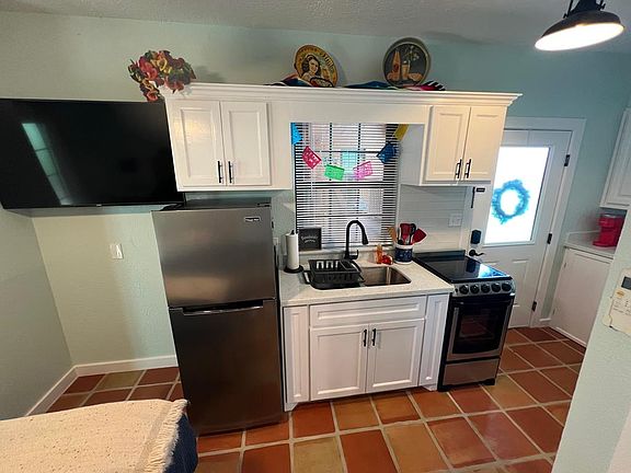 4th image of 101 W Madison La Casita