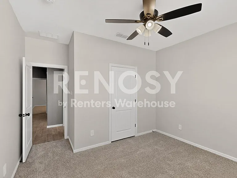 8517 Centerboard Ln — Photo 36