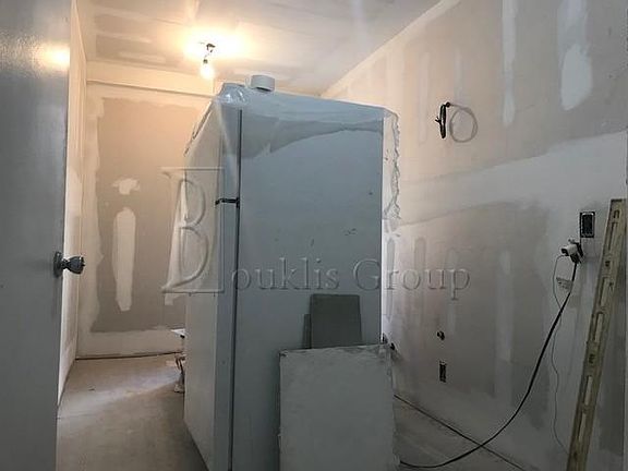 3rd image of 3040 32nd St APT 4