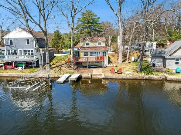 6 Cedar Pond Dr, Sturbridge, MA 01566