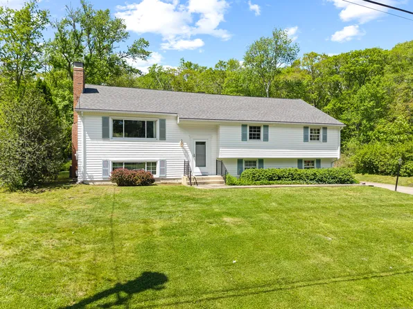 5 Old Colony Road, North Stonington, CT 06359