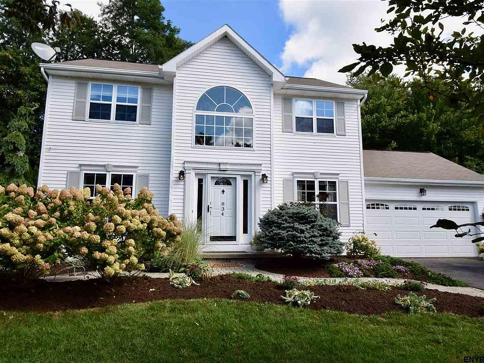 1st image of 834 Salem Dr