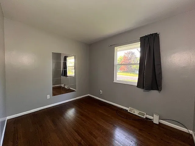 805 Hollyberry Dr — Photo 7
