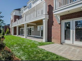 777 N Main St APT 5, West Hartford, CT 06117