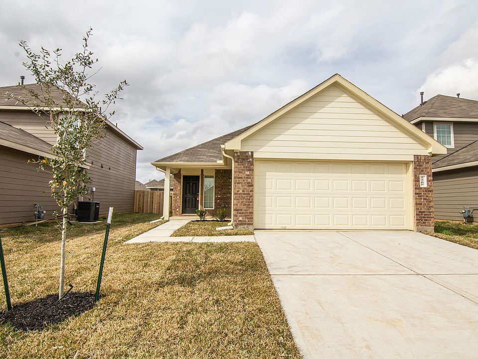 1st image of 24206 Treviso Gardens Dr