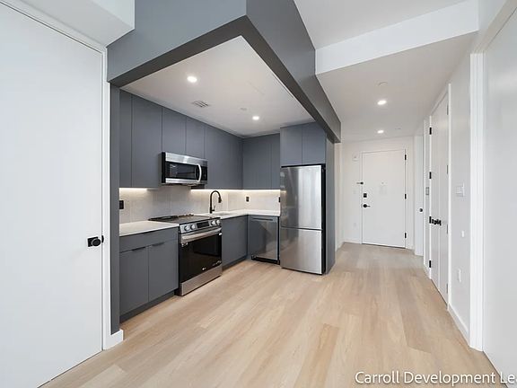 3rd image of 931 Carroll St #C314
