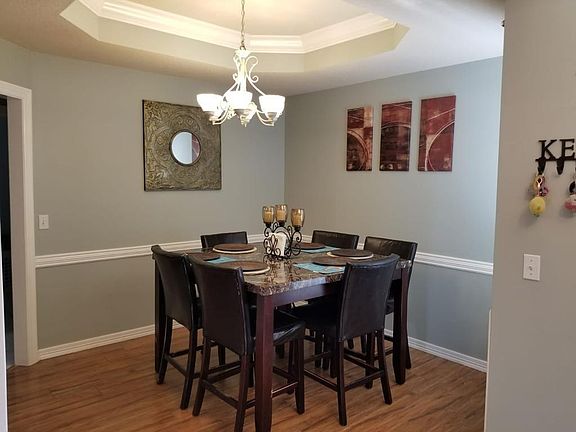 3rd image of 810 Henrietta Pl
