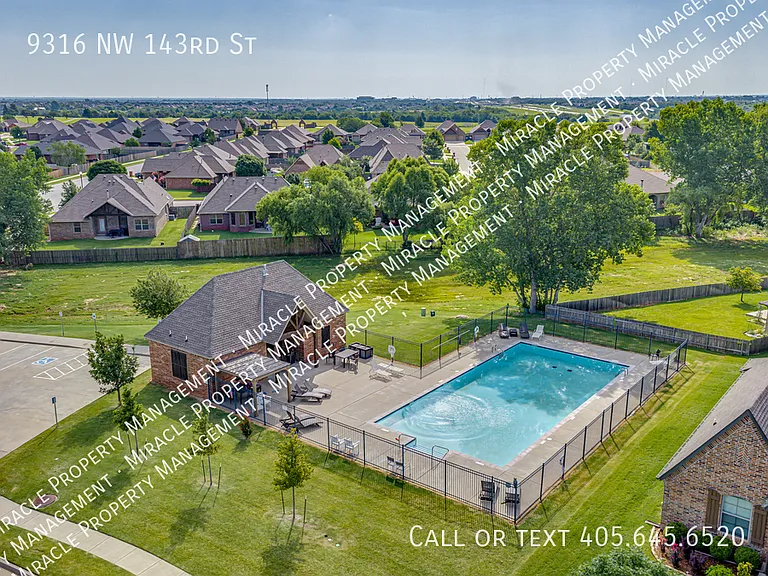9316 NW 143rd St — Photo 51