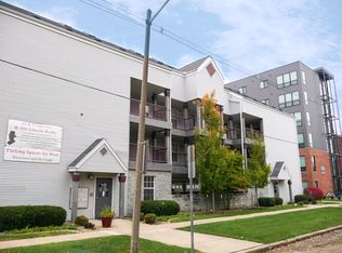 1009 S 2nd St, Champaign, IL 61820
