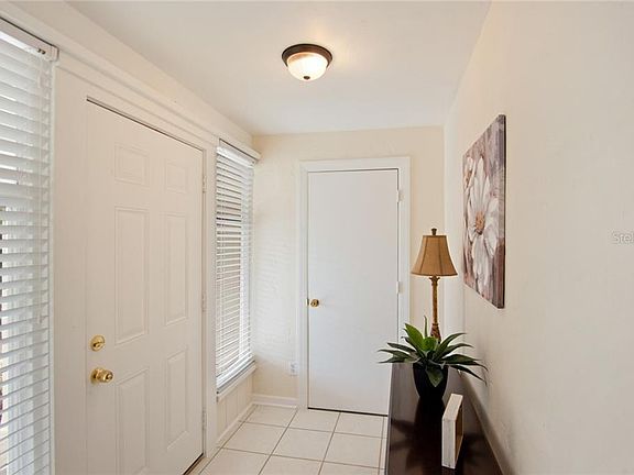 3rd image of 212 Linda Vista St